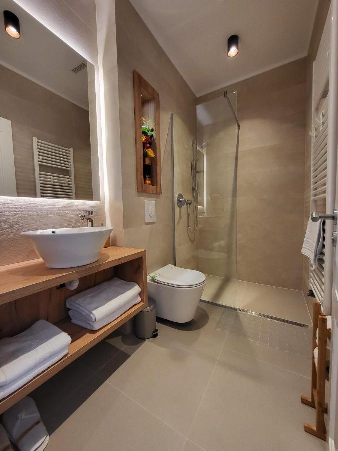 Hotel Excellence Букурещ Екстериор снимка