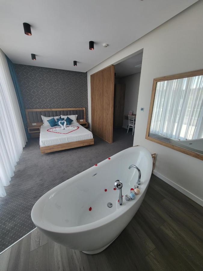 Hotel Excellence Букурещ Екстериор снимка
