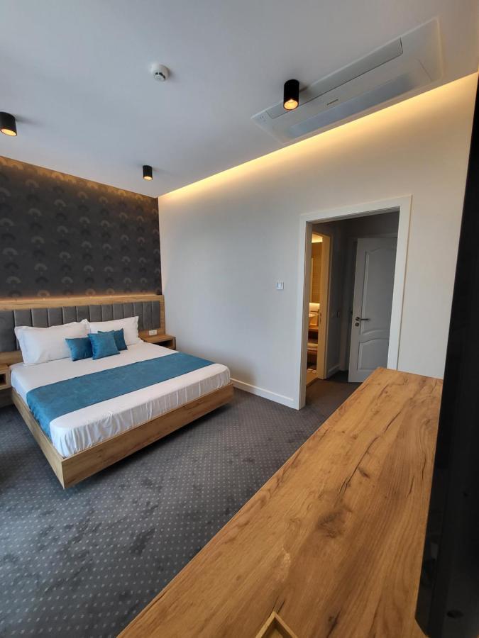 Hotel Excellence Букурещ Екстериор снимка