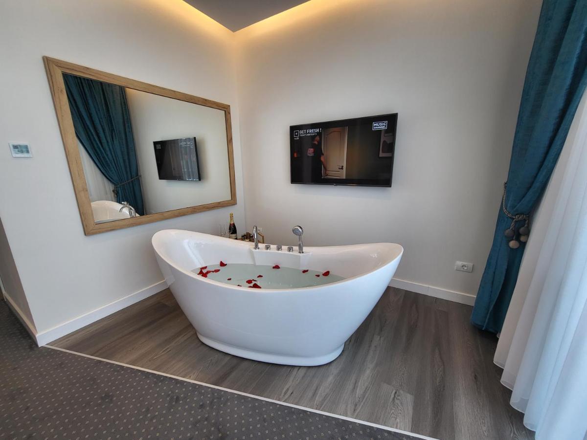 Hotel Excellence Букурещ Екстериор снимка